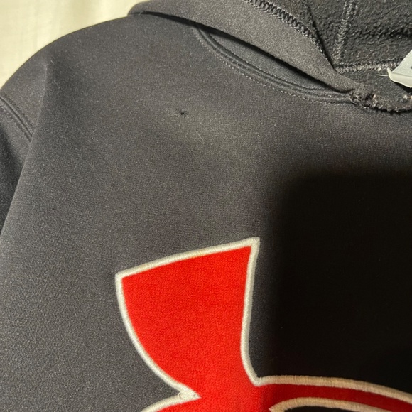 Under Armour Hoodie Youth Large. Black red Logo. Warm comfortable. Long sleeve - Picture 6 of 6